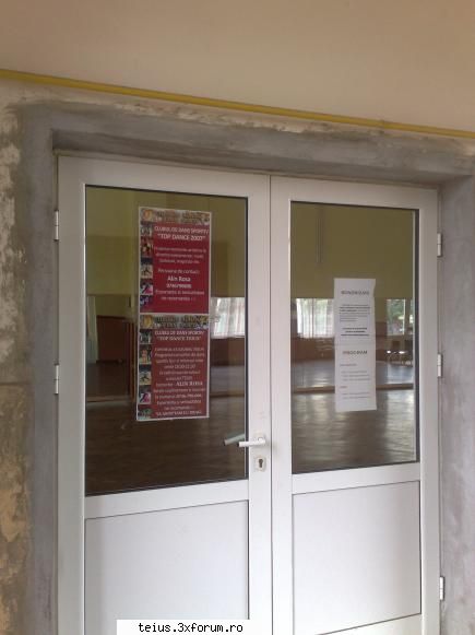 intrarea in caminul cultural - Poze din Teius
