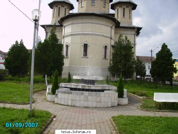 fantana arteziana parc centru teius monument teius