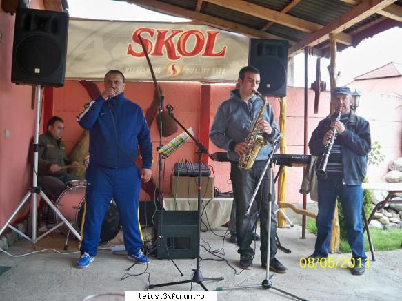 barcea dorel: solist florin: catalin: man :baterii muzicanti din teius