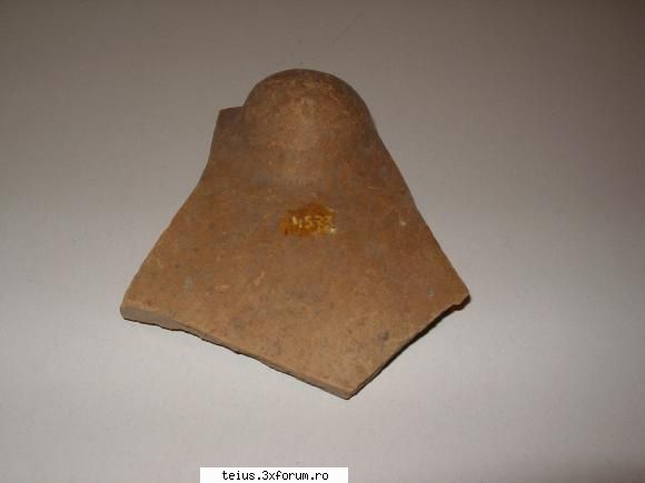 11 - fragment de vas cu buton muzeul de istorie aiud sapaturi