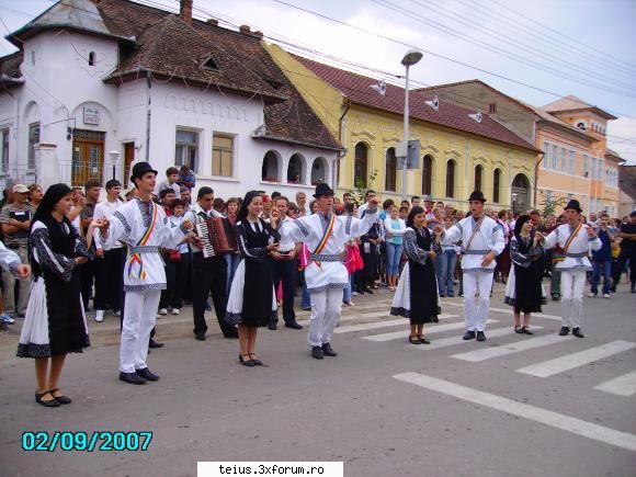 joc de la stremt zilele orasului teius - 2007 - discutii