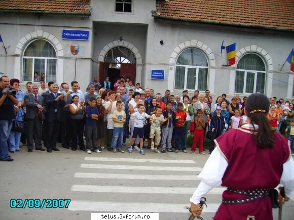 teiuseni la spectacol zilele orasului teius - 2007 - discutii